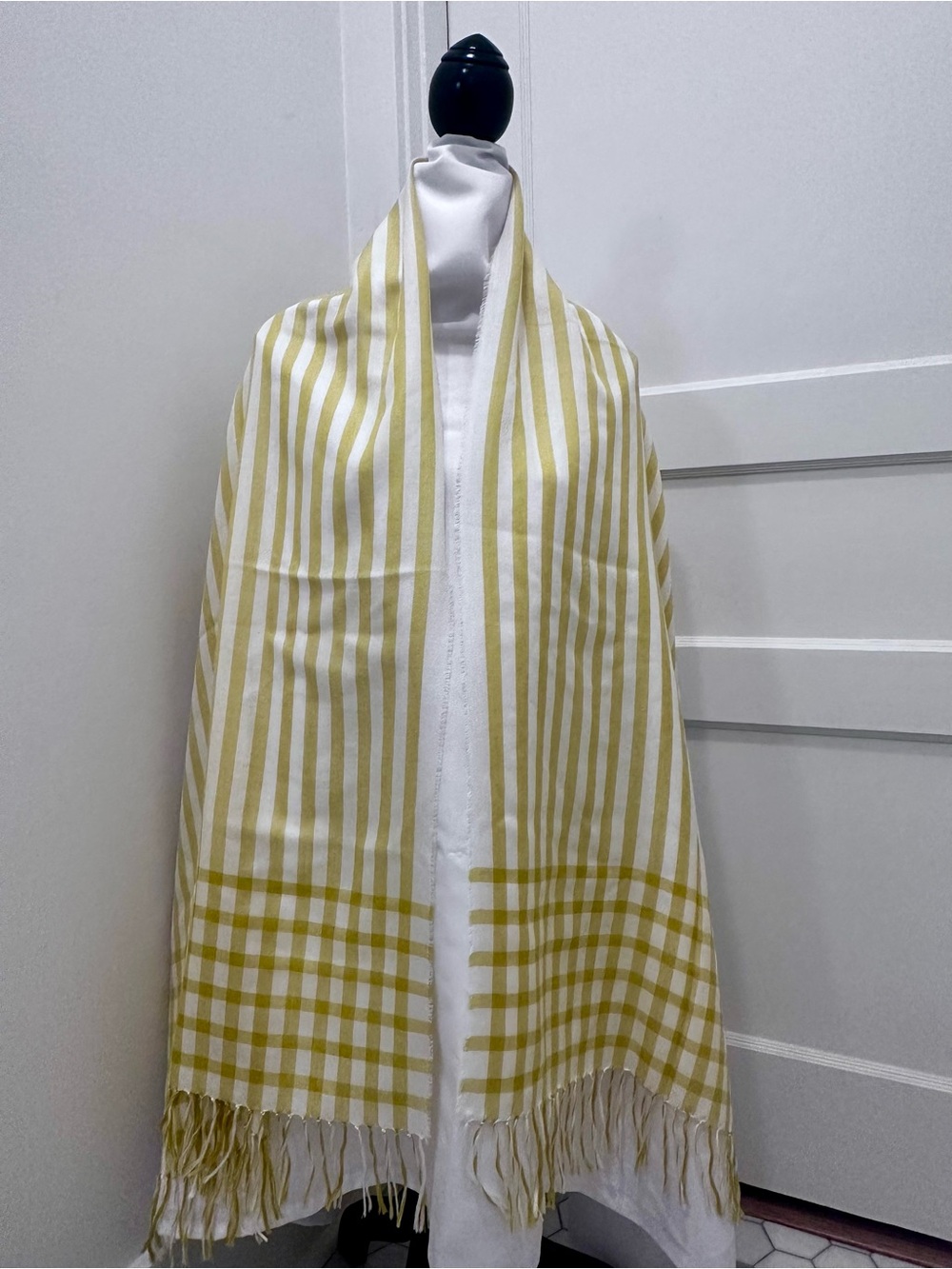 BNWT Begg x Co Cashmere/Silk Golden Yellow and Ivory Scarf